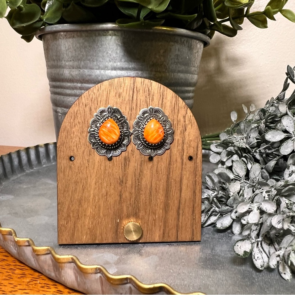 Spiny Oyster Teardrop Statement Stud Earrings | 9… - image 4